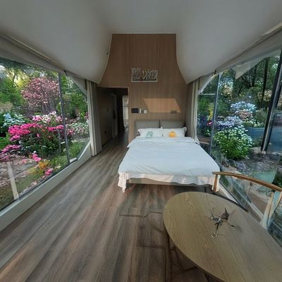 Customized Prefabricated Luxury Hotel Modern Space Capsule Style Camping House Tiny House Outdoor Mobile Capsule House
