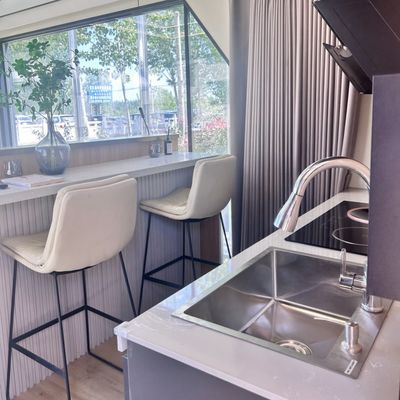 "Luxury Eco Space Capsule Container House Mobile - Prefab Modular Homes for Sale Waterproof Steel Movable Homes on Wheels"