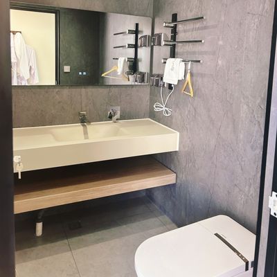 "Luxury Eco Space Capsule Container House Mobile - Prefab Modular Homes for Sale Waterproof Steel Movable Homes on Wheels"